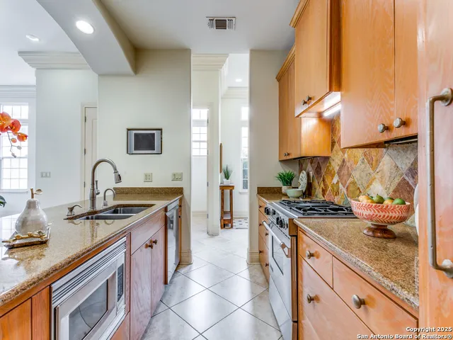 $530,000 | 7897 Broadway, Unit 1001, San Antonio, TX 78209
