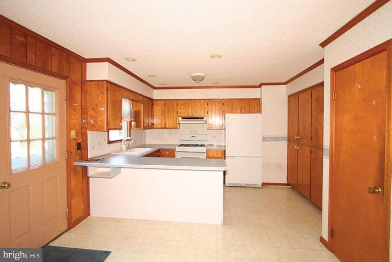 106 Tennessee Road Stevensville, MD 21666 - Photo 6 of 21 Kitchen