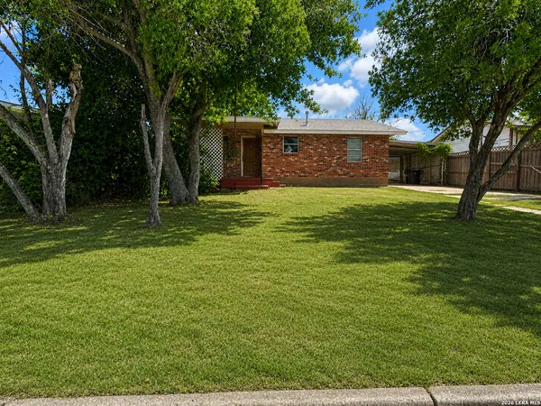 $109,000 | 1206 South 2nd Street, Floresville, TX 78114