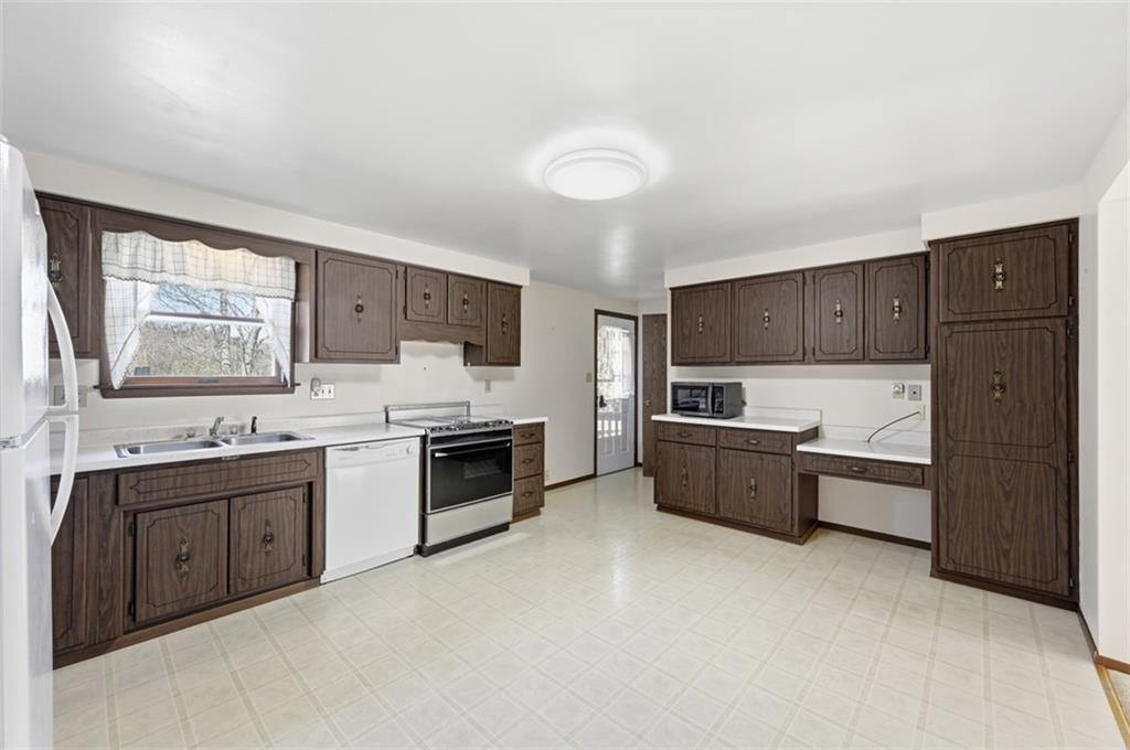 15 Holly Ridge Road Washington, PA 15301 - Photo 13 of 35 Gallery Image 13