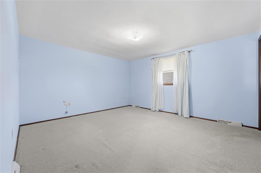 15 Holly Ridge Road Washington, PA 15301 - Photo 24 of 35 Owner's Suite