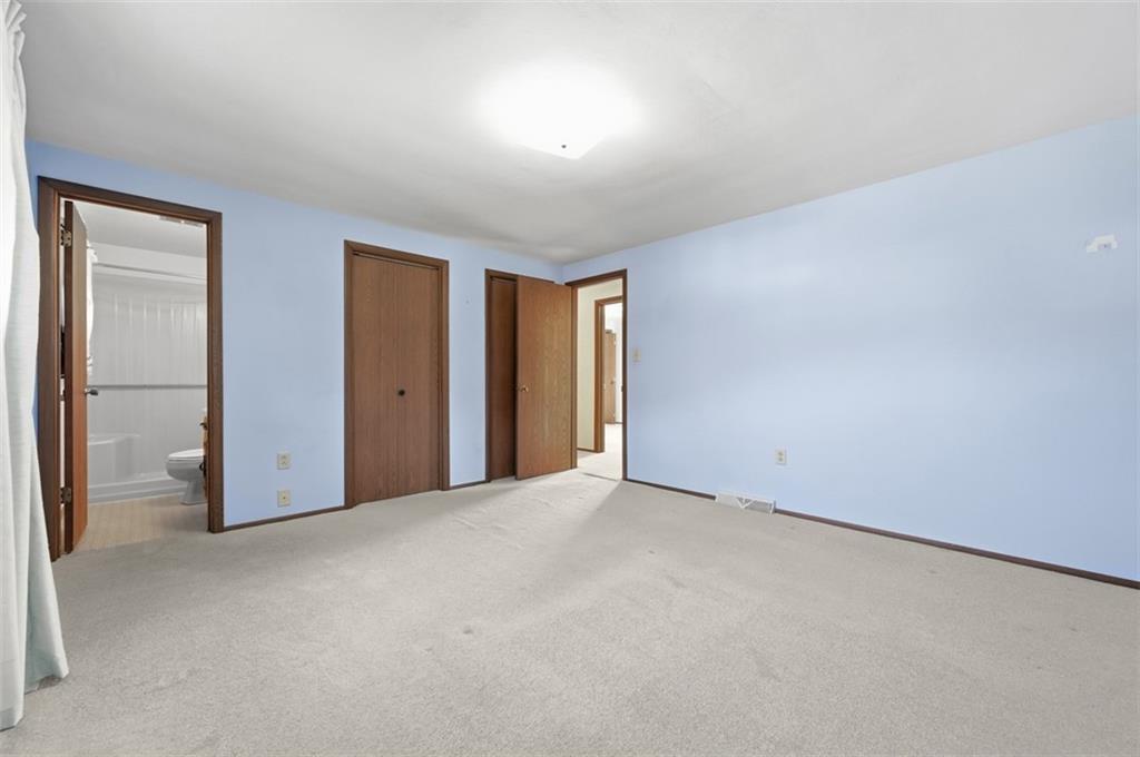 15 Holly Ridge Road Washington, PA 15301 - Photo 25 of 35 Owner's Suite #2