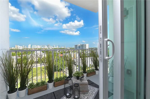 $2,400 | 514 Southwest 22nd Avenue, Unit 603, Miami, FL 33135