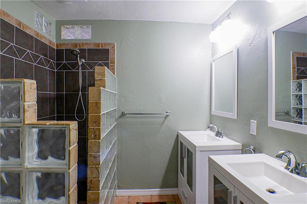 1056 Cardinal Street Naples, FL 34104 - Photo 24 of 32 Bathroom