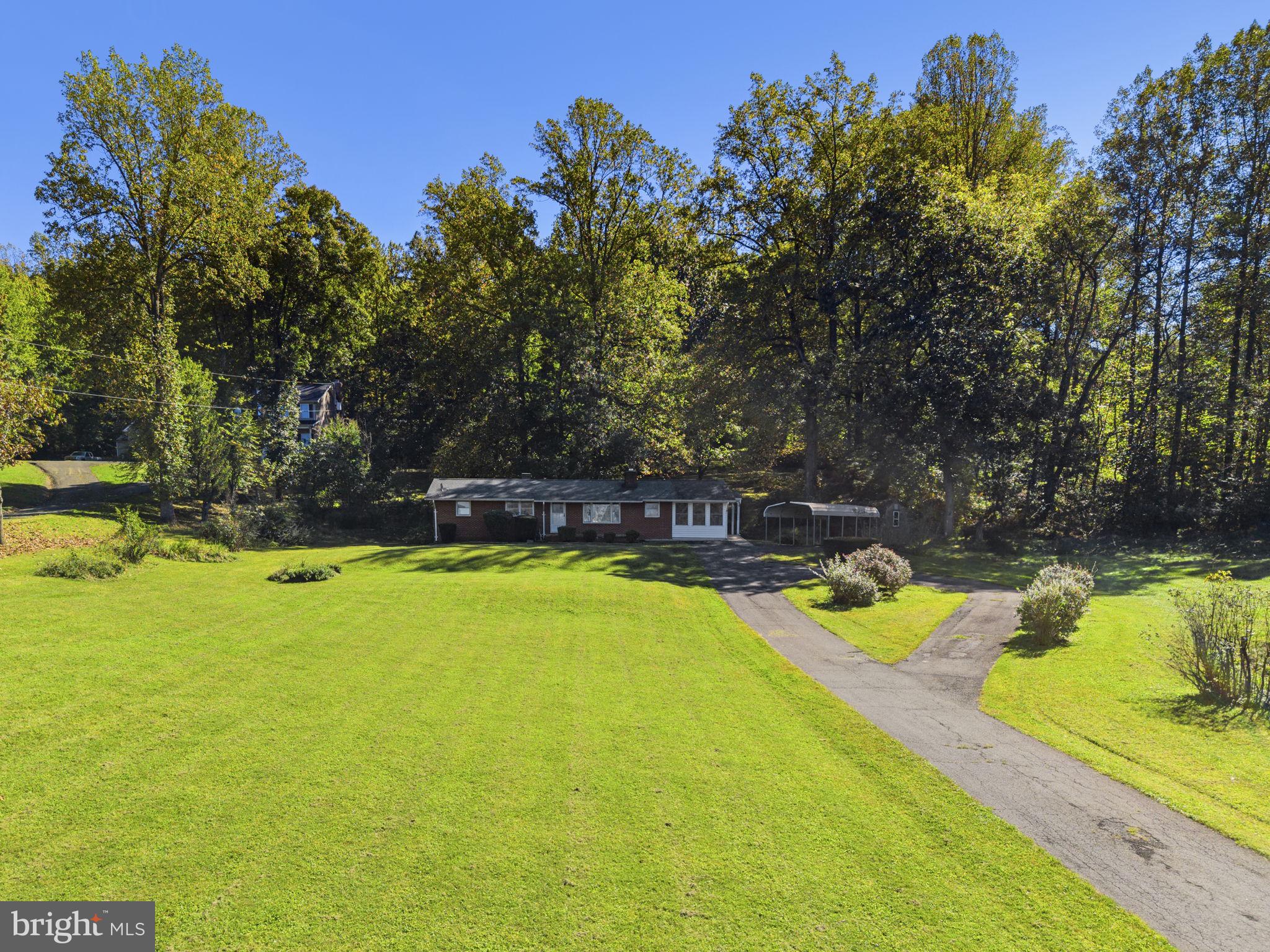 9707 Crest Hill Road Marshall, VA 20115 - Photo 3 of 26 Gallery Image 3