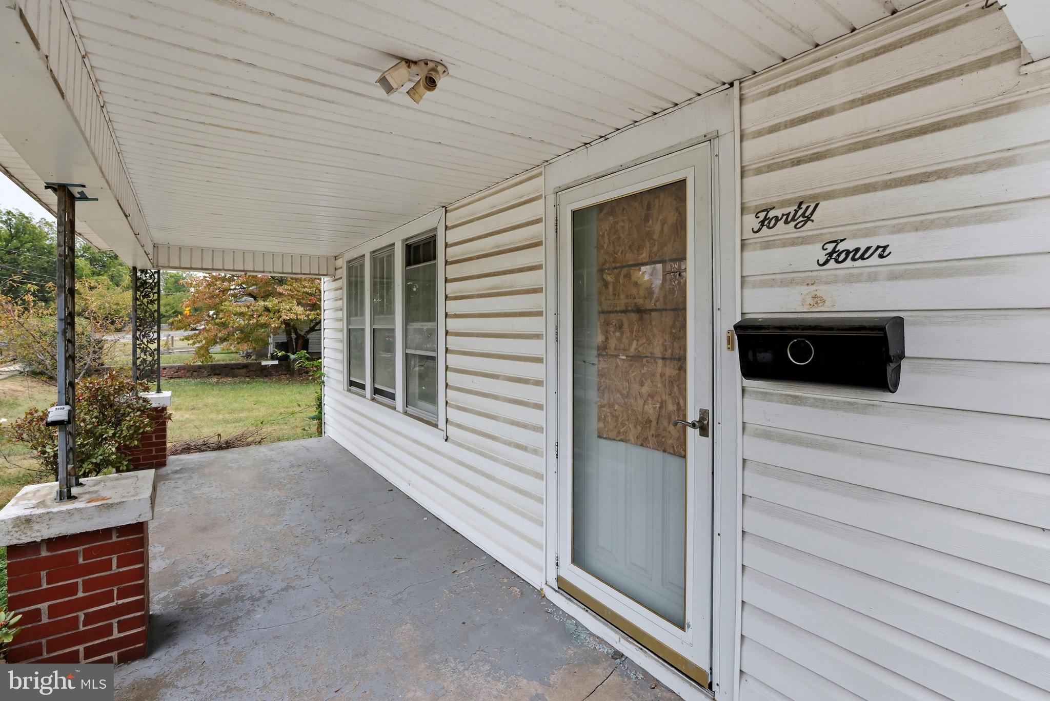 44 Water Street Hagerstown, MD 21740 - Photo 25 of 44 a view of a porch