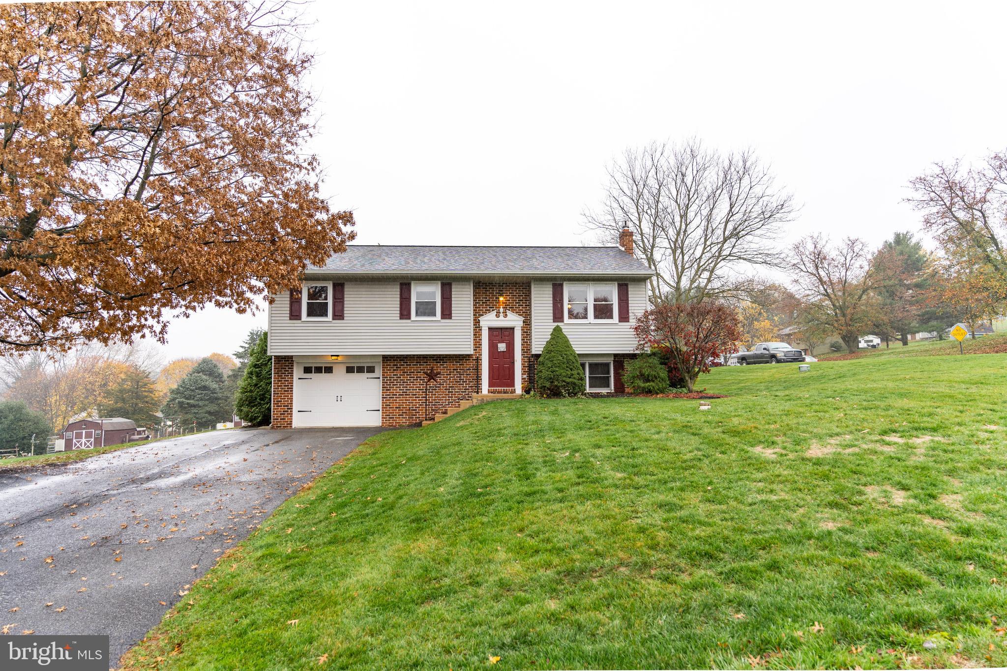 725 Webster Hill Road Lititz, PA 17543 - Photo 3 of 39
