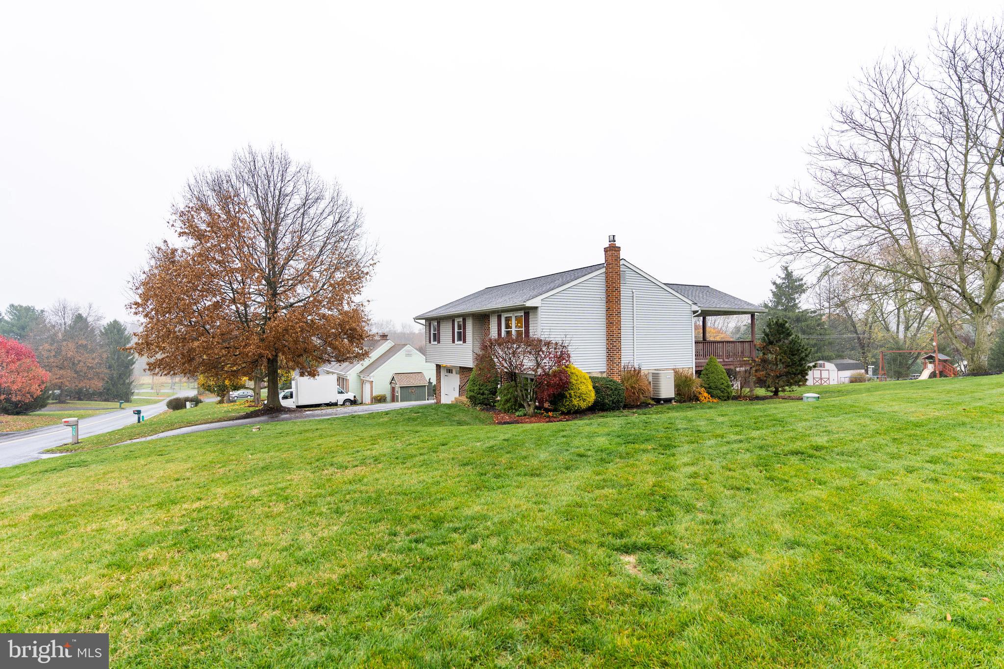 725 Webster Hill Road Lititz, PA 17543 - Photo 5 of 39