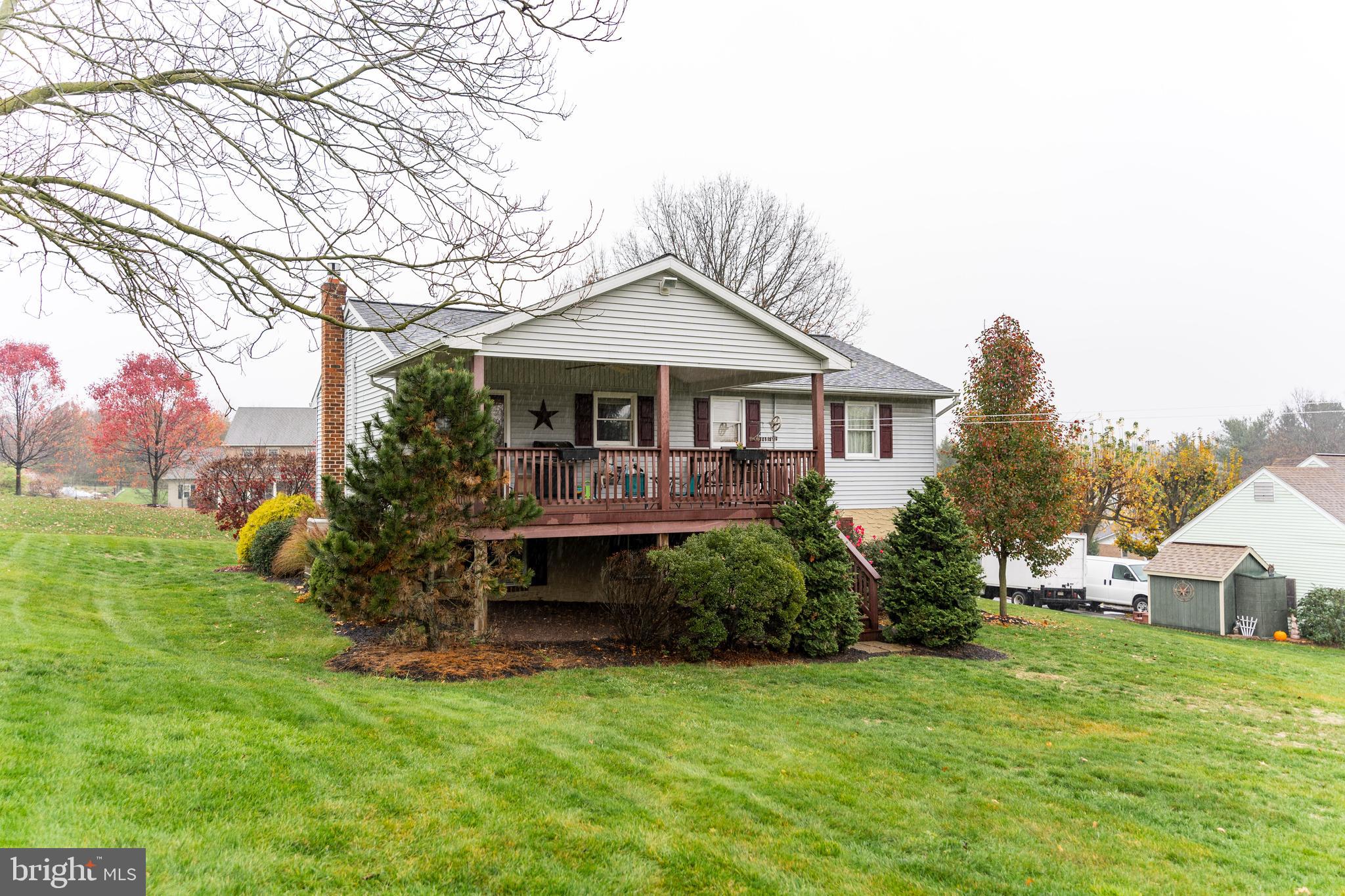 725 Webster Hill Road Lititz, PA 17543 - Photo 7 of 39
