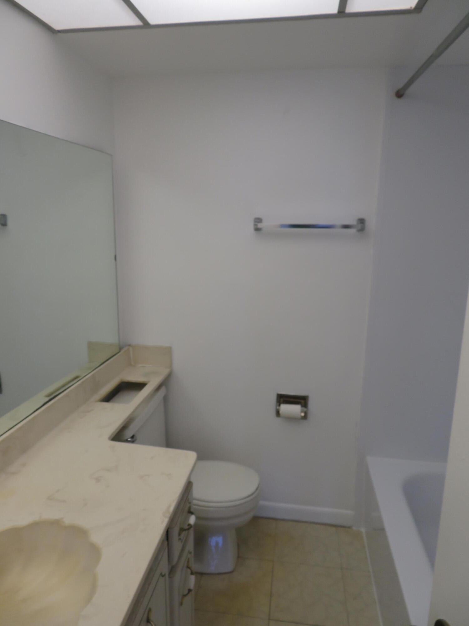 9233 Southwest 8th Street, Unit 419 Boca Raton, FL 33428 - Photo 37 of 41 68_9233-419_M-Bath