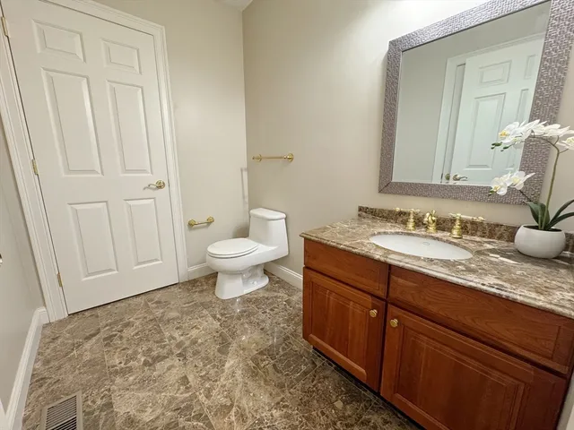 $2,295,000 | 11 Schaffner Lane, Dover, MA 02030