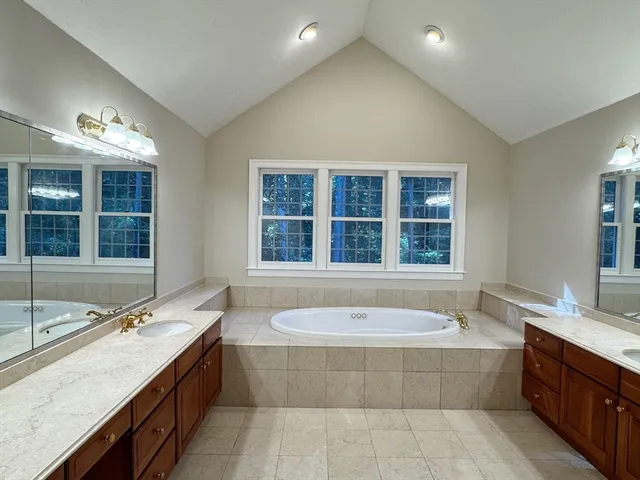 $2,295,000 | 11 Schaffner Lane, Dover, MA 02030