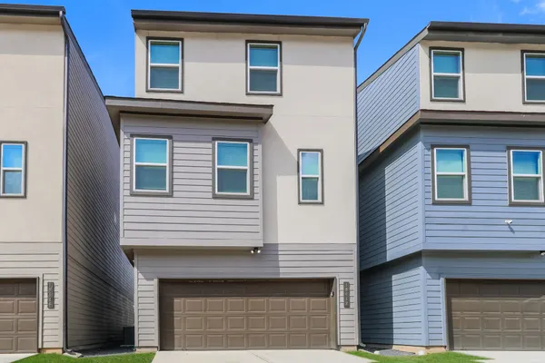 $2,010 | 18412 Idyllic Alley, Shenandoah, TX 77385