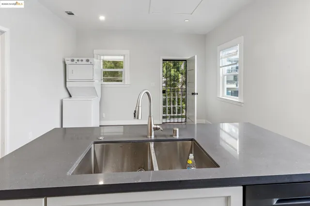 $1,400,000 | 314 Hanover Avenue, Oakland, CA 94606