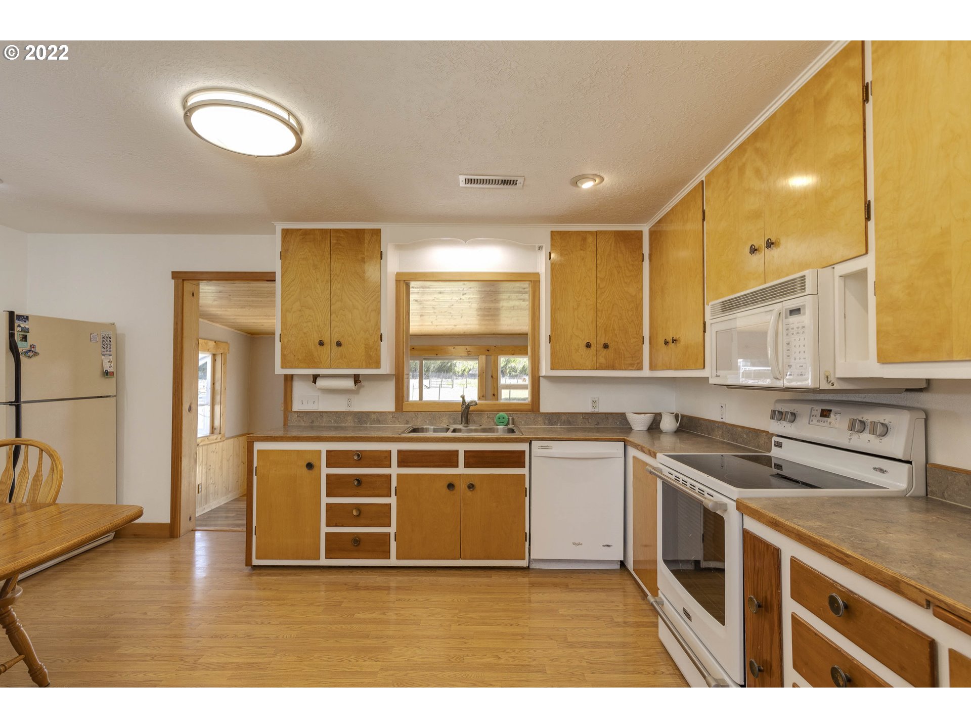 1382 Cordon Road Southeast Salem, OR 97317 - Photo 4 of 32 Kitchen