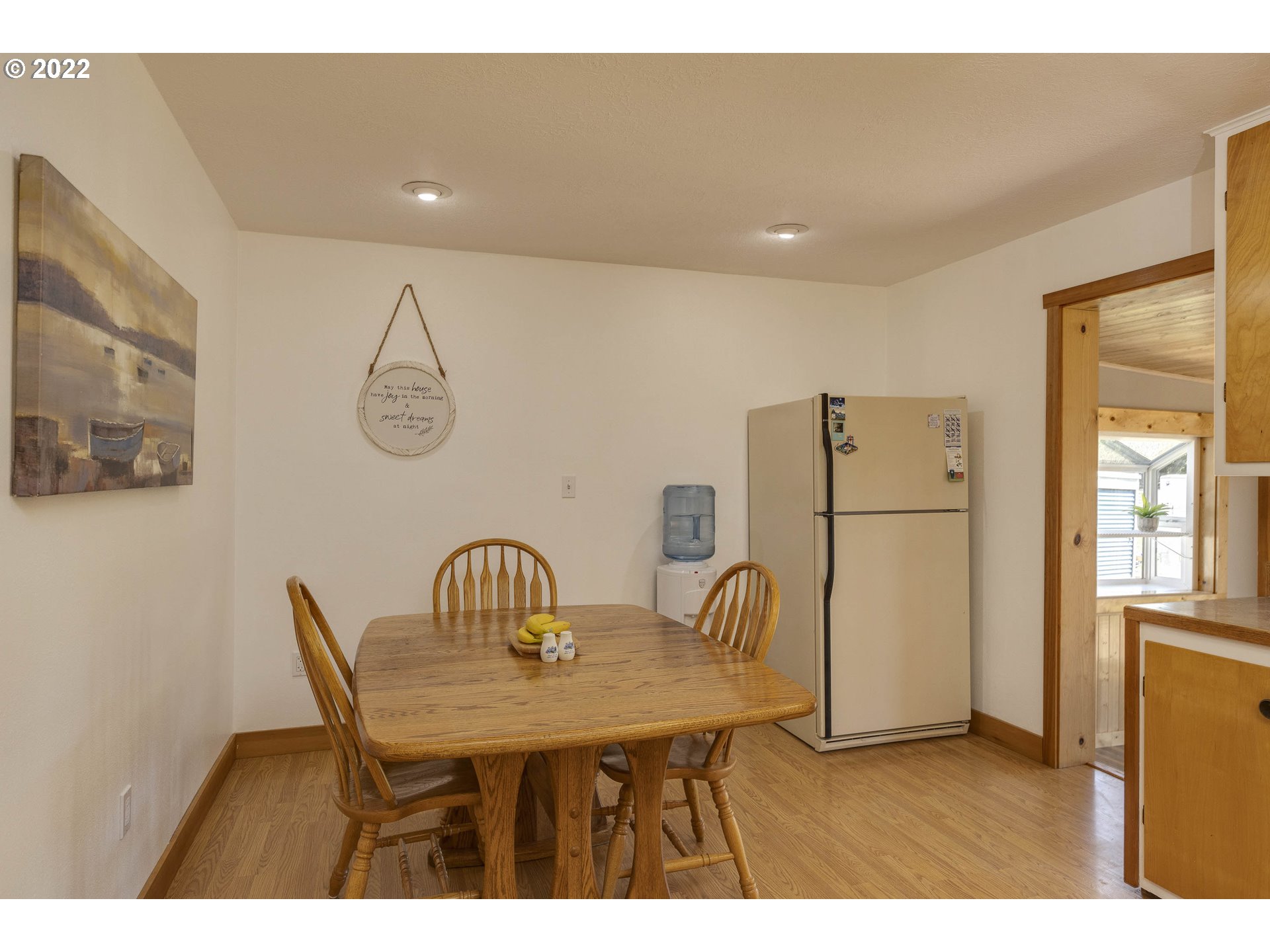 1382 Cordon Road Southeast Salem, OR 97317 - Photo 6 of 32 Kitchen/Dining Room