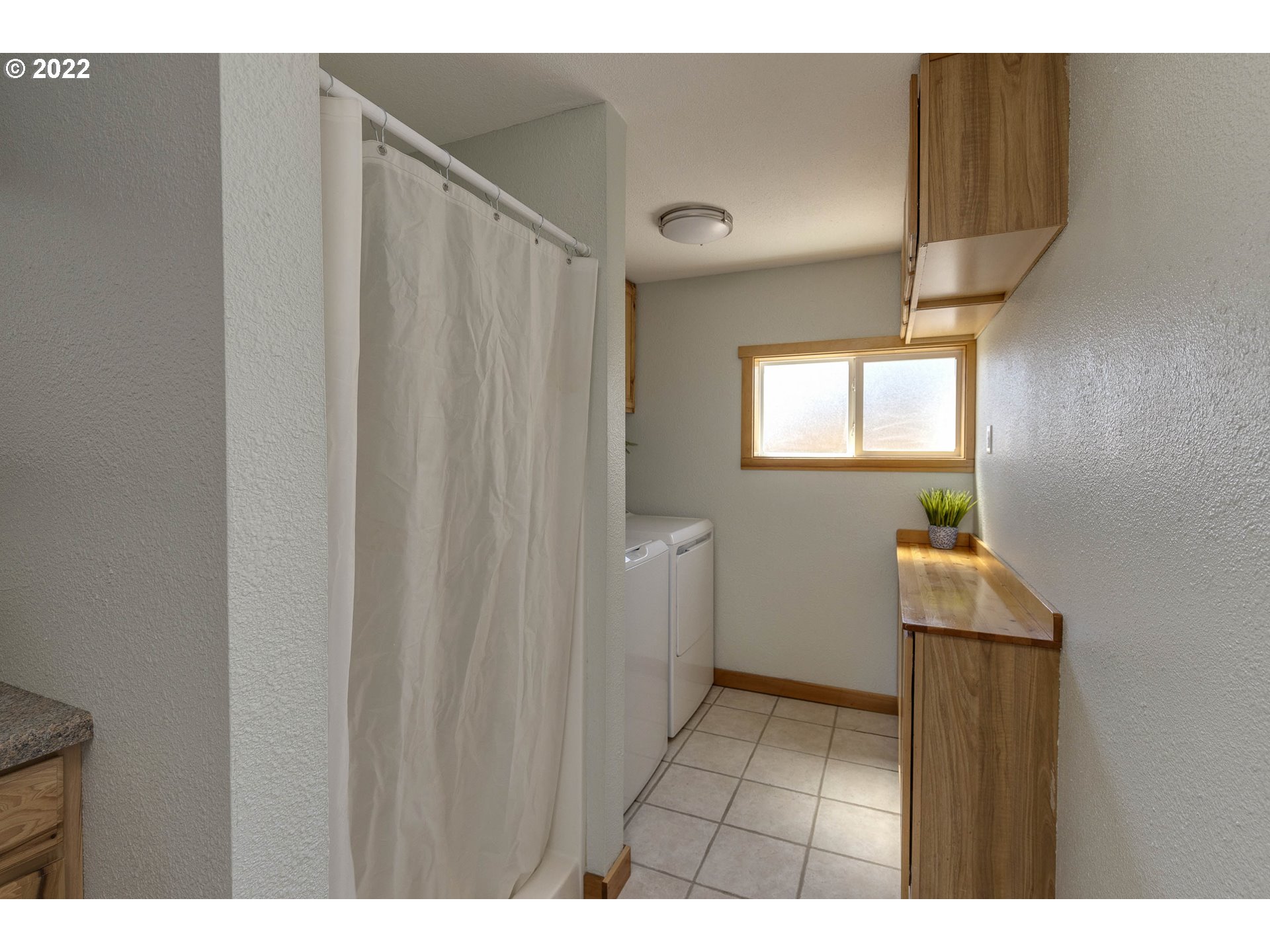 1382 Cordon Road Southeast Salem, OR 97317 - Photo 9 of 32 Utility Room