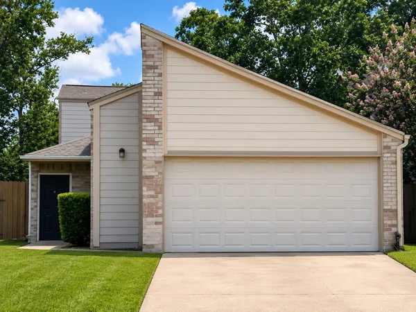 $2,100 | 11923 Lakewood W Drive, Cypress, TX 77429