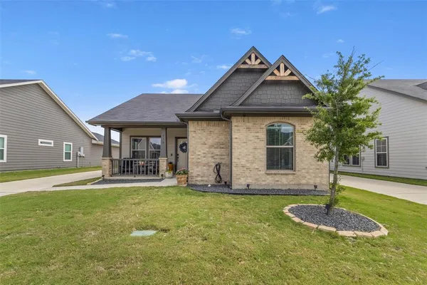 $2,600 | 616 Charlotte Lane, Burleson, TX 76028