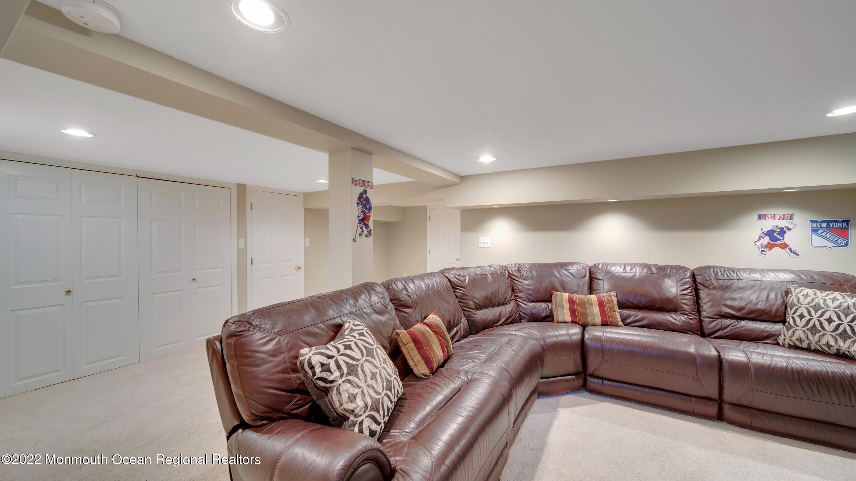 94 Twin Falls Road Berkeley Heights, NJ 07922 - Photo 32 of 46 94 TFR 27