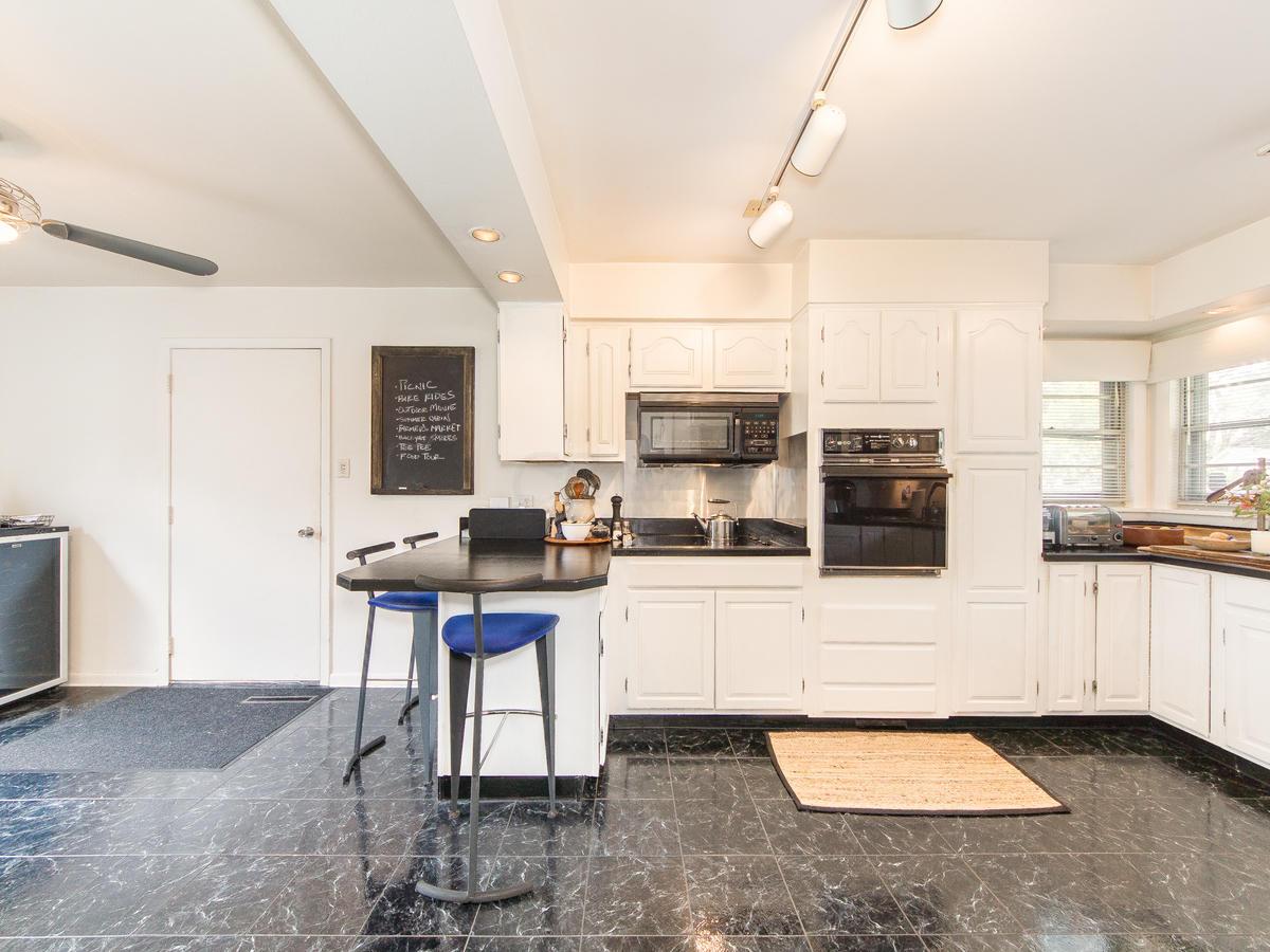 1119 Caniff Road Columbus, OH 43221 - Photo 11 of 30 Gallery Image 11