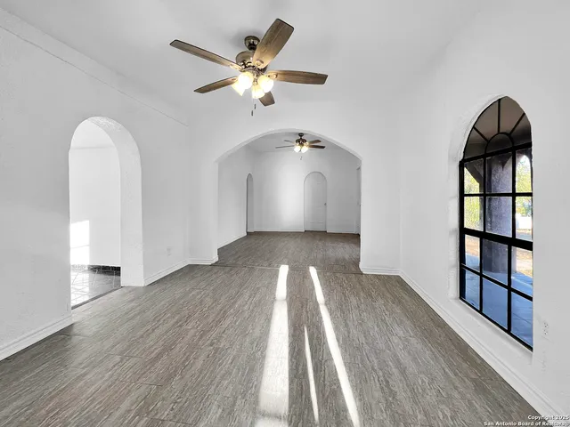 $195,000 | 624 West Lake Street, Crystal City, TX 78839