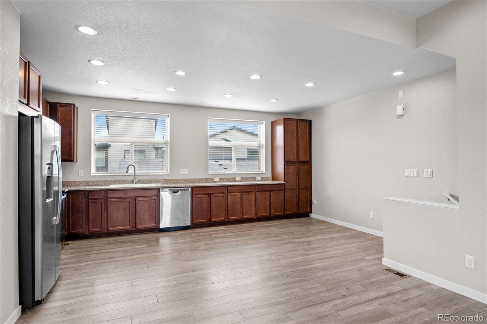 10137 Belvedere Loop Lone Tree, CO 80124 - Photo 9 of 37