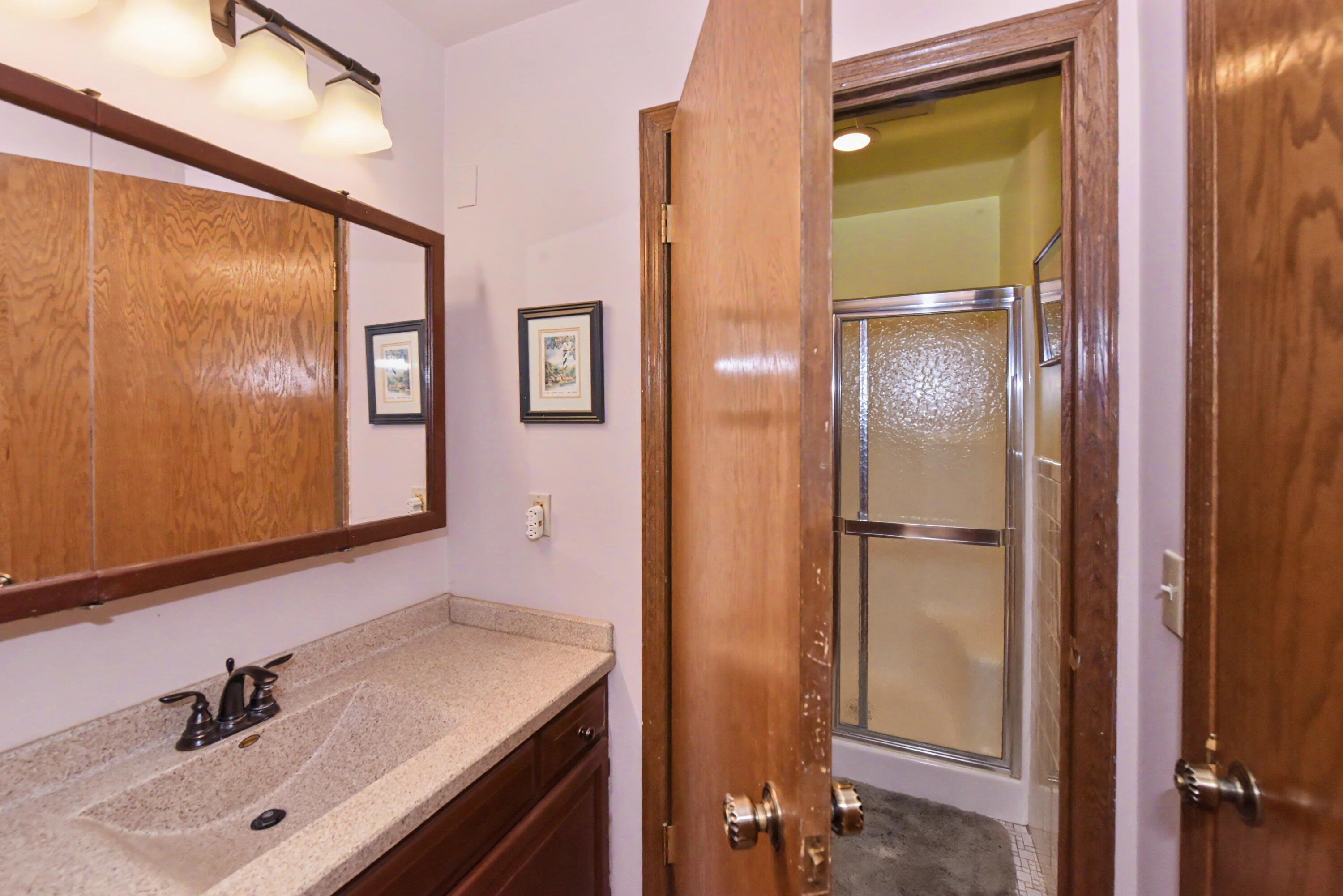 2101 Good Hope Road, Unit 111 Glendale, WI 53209 - Photo 20 of 29 DSC_9052