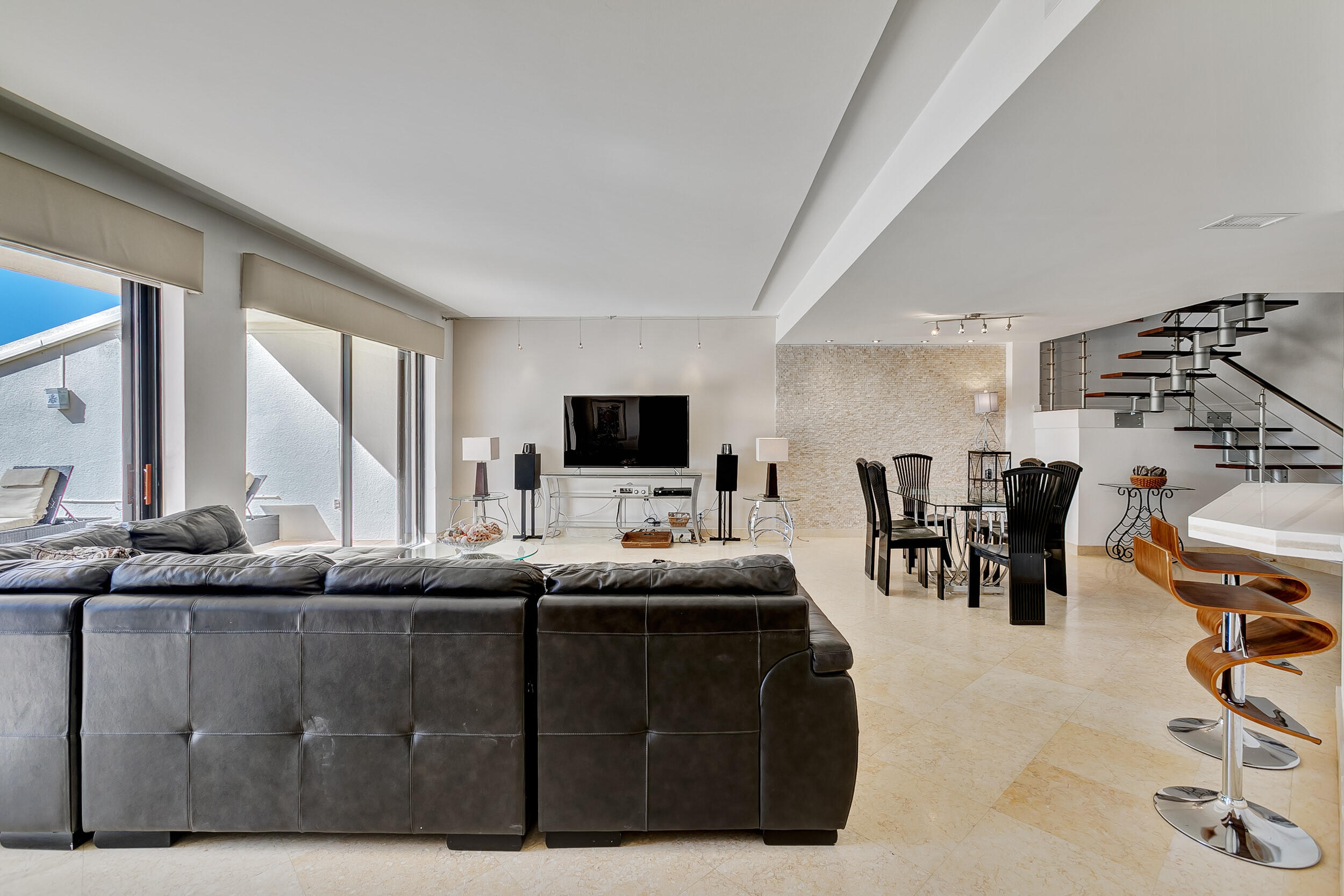 3974 North Ocean Drive, Unit 4 Singer Island, FL 33404 - Photo 3 of 62 Great Room