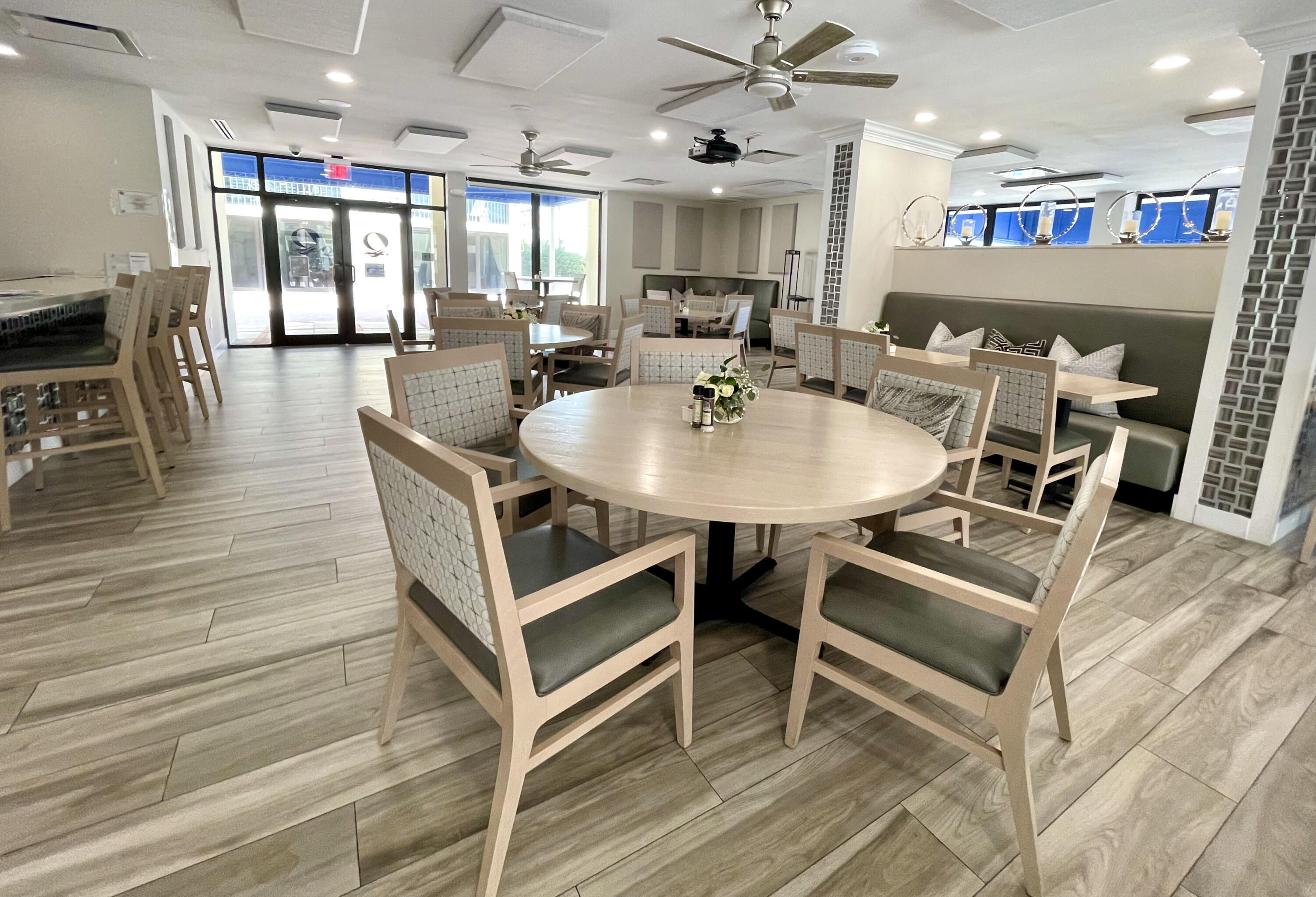 3974 North Ocean Drive, Unit 4 Singer Island, FL 33404 - Photo 39 of 62 The Q Interior
