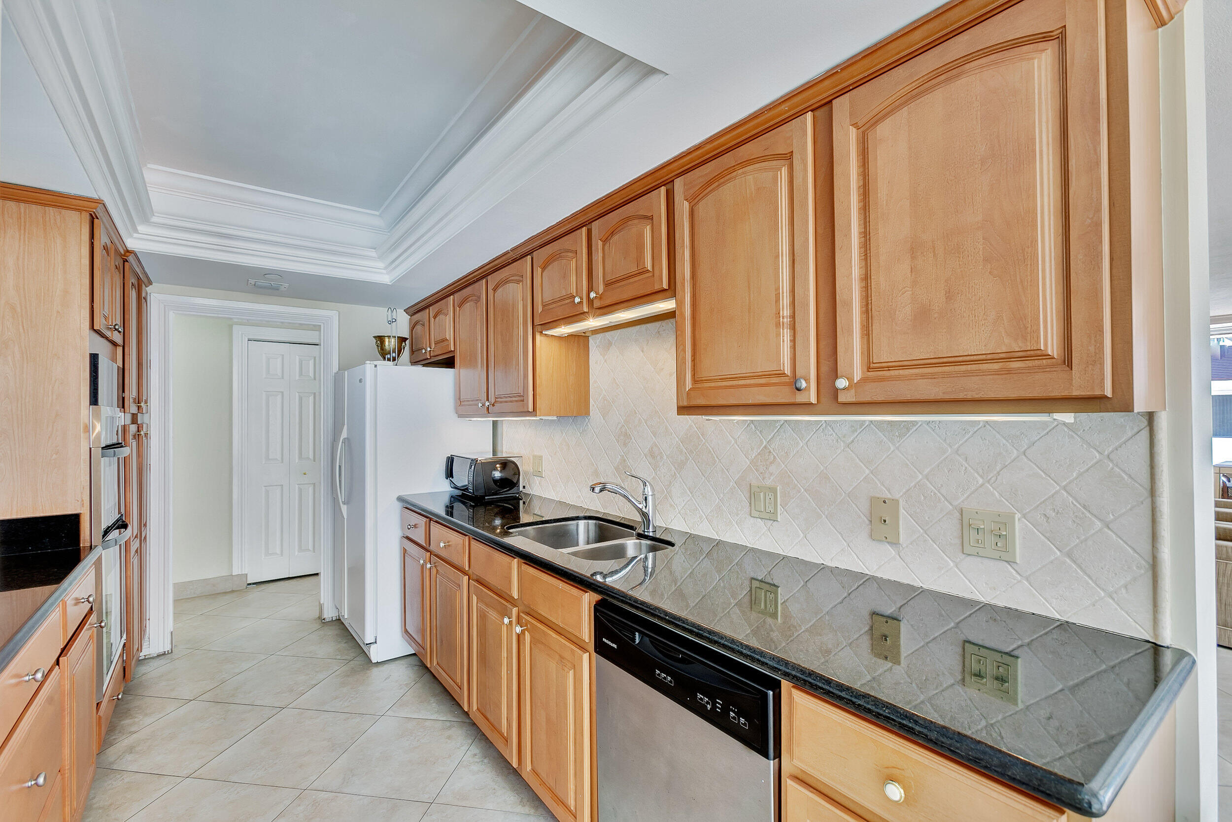 3974 North Ocean Drive, Unit 4 Singer Island, FL 33404 - Photo 45 of 62 Community Room