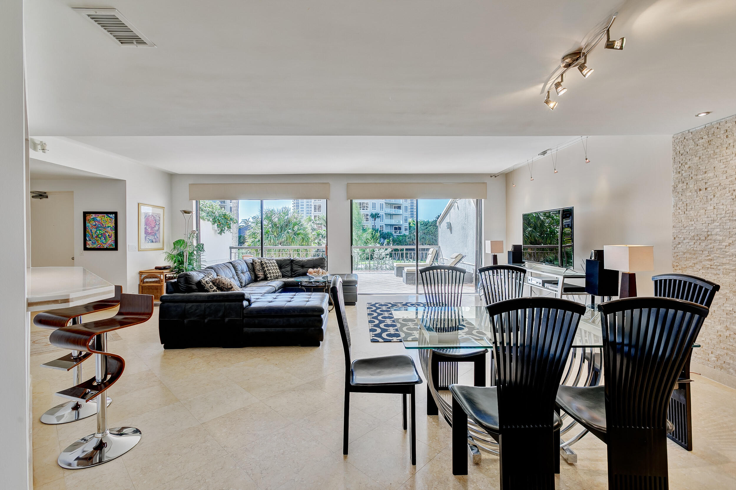 3974 North Ocean Drive, Unit 4 Singer Island, FL 33404 - Photo 9 of 62 Great Room