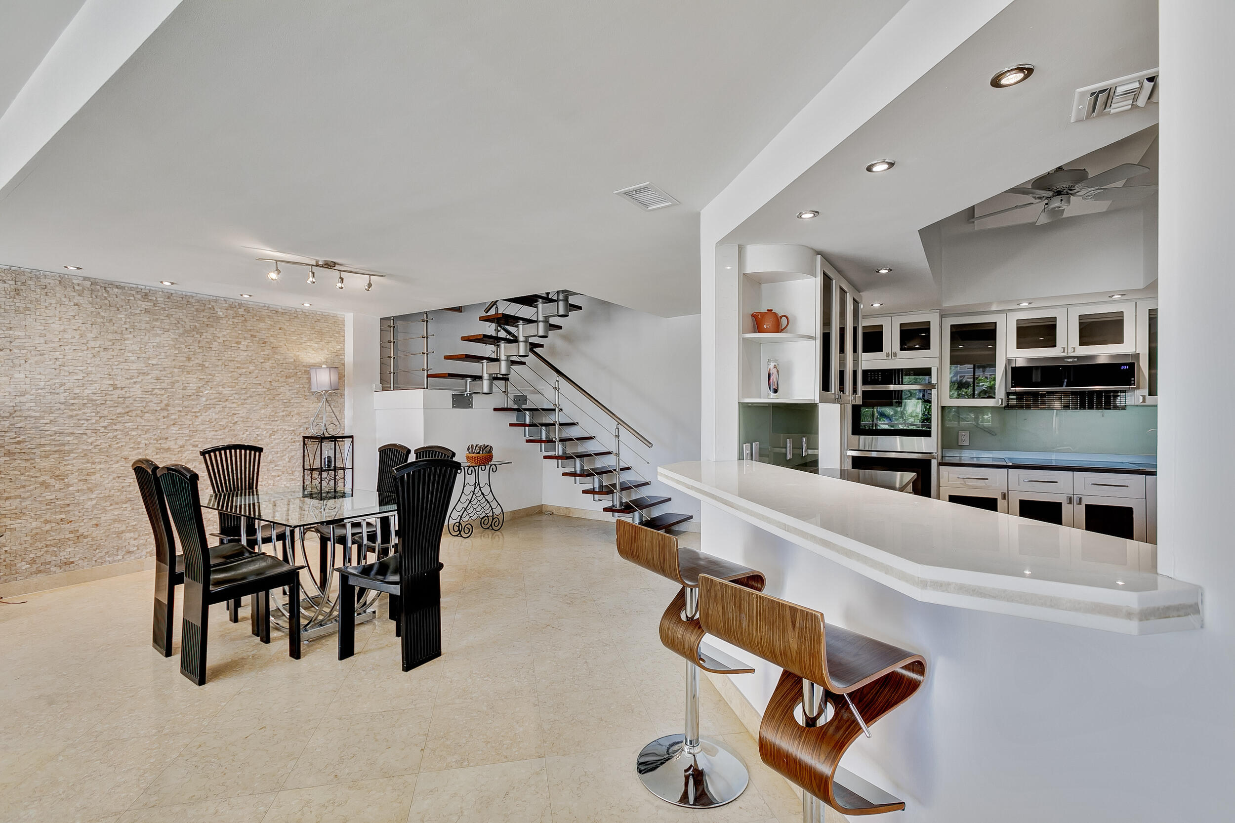 3974 North Ocean Drive, Unit 4 Singer Island, FL 33404 - Photo 10 of 62 Great Room