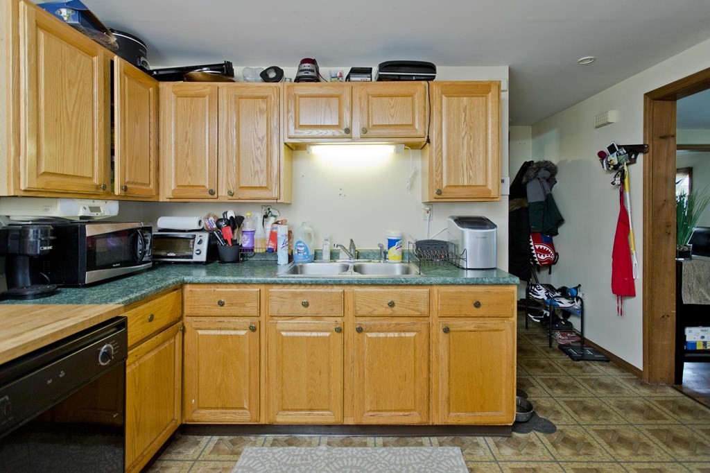 83 Melville Street Springfield, MA 01104 - Photo 11 of 28 Gallery Image 11