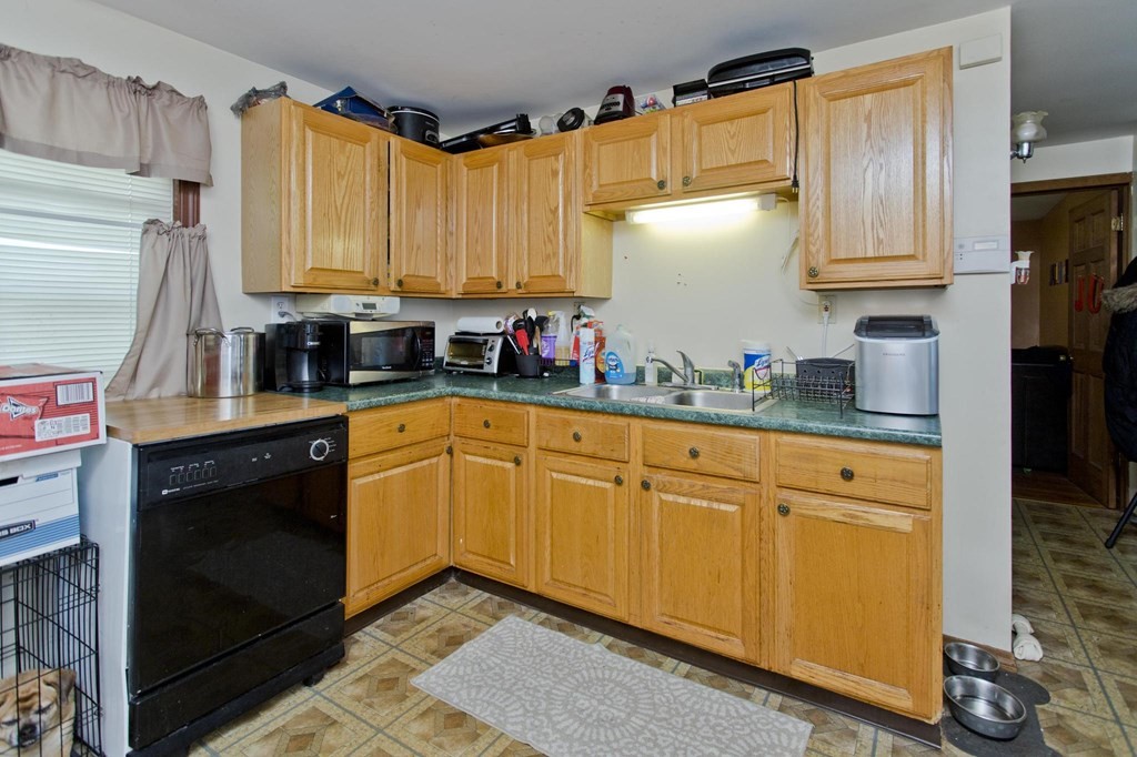 83 Melville Street Springfield, MA 01104 - Photo 12 of 28 Gallery Image 12
