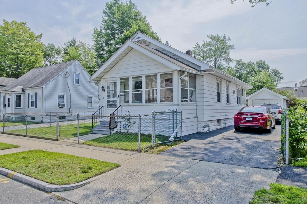 83 Melville Street Springfield, MA 01104 - Photo 28 of 28 Gallery Image 28