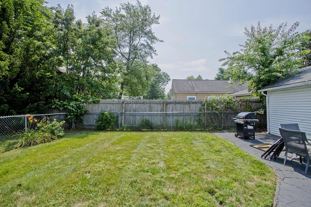 83 Melville Street Springfield, MA 01104 - Photo 4 of 28 Gallery Image 4