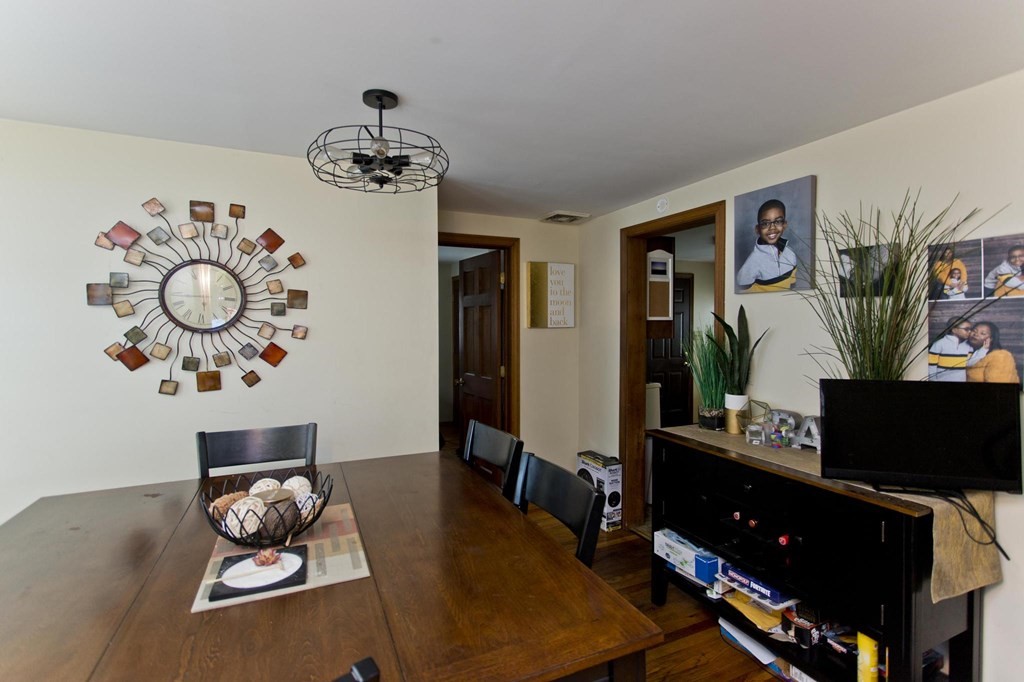 83 Melville Street Springfield, MA 01104 - Photo 8 of 28 Gallery Image 8