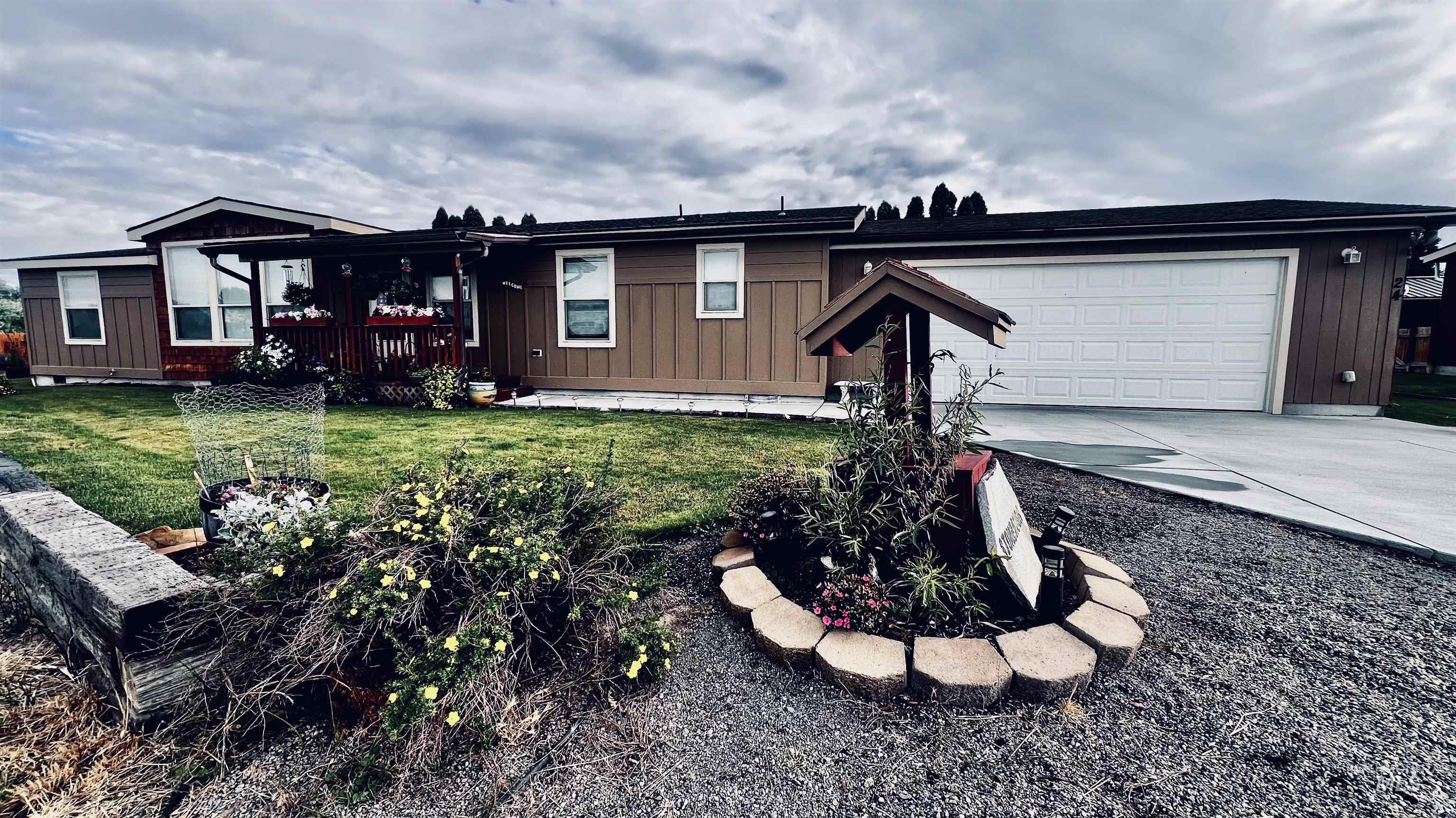 910 Moonglo Road, Unit 24 Buhl, ID 83316 - Photo 1 of 32