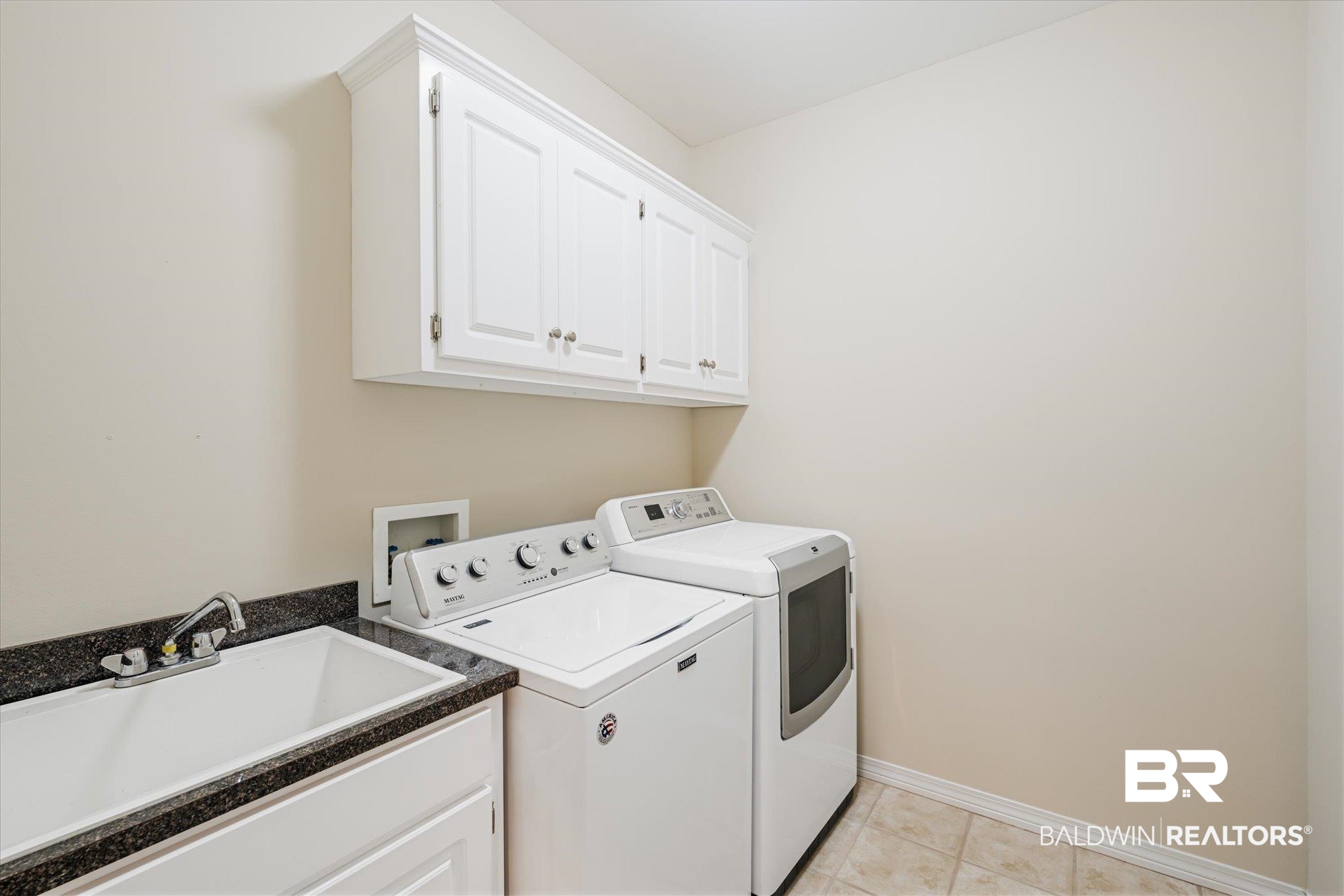 8809 Parliament Circle Daphne, AL 36526 - Photo 22 of 44 Laundry