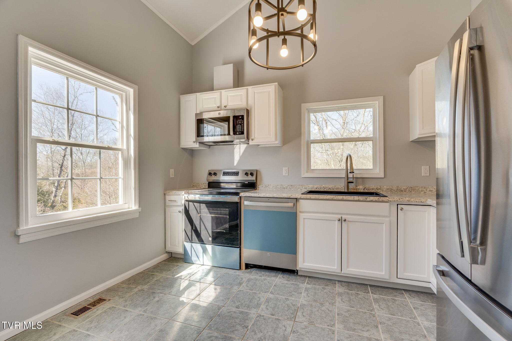 2269 Valleydale Road Mosheim, TN 37818 - Photo 12 of 42 011