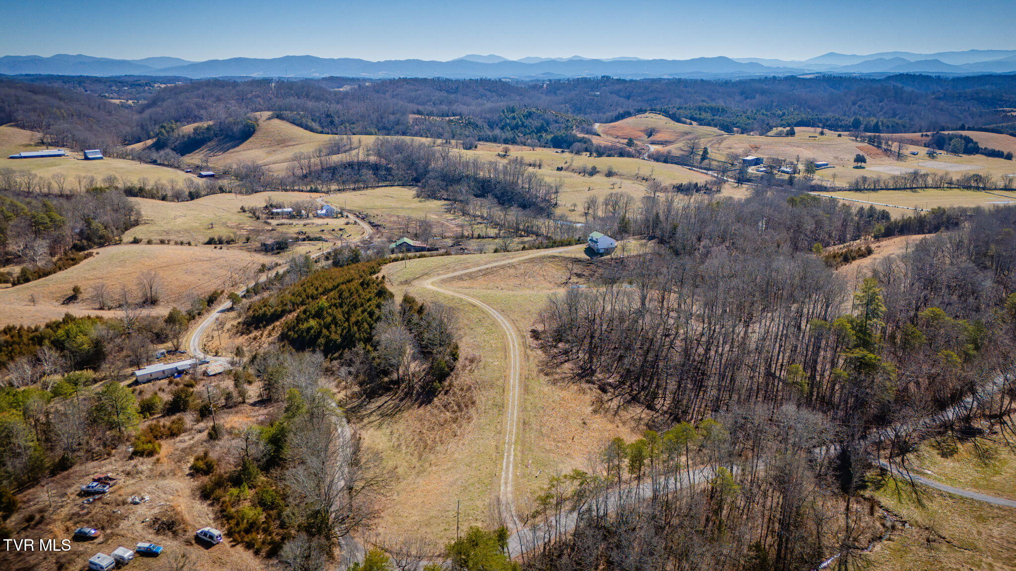 2269 Valleydale Road Mosheim, TN 37818 - Photo 38 of 42 037