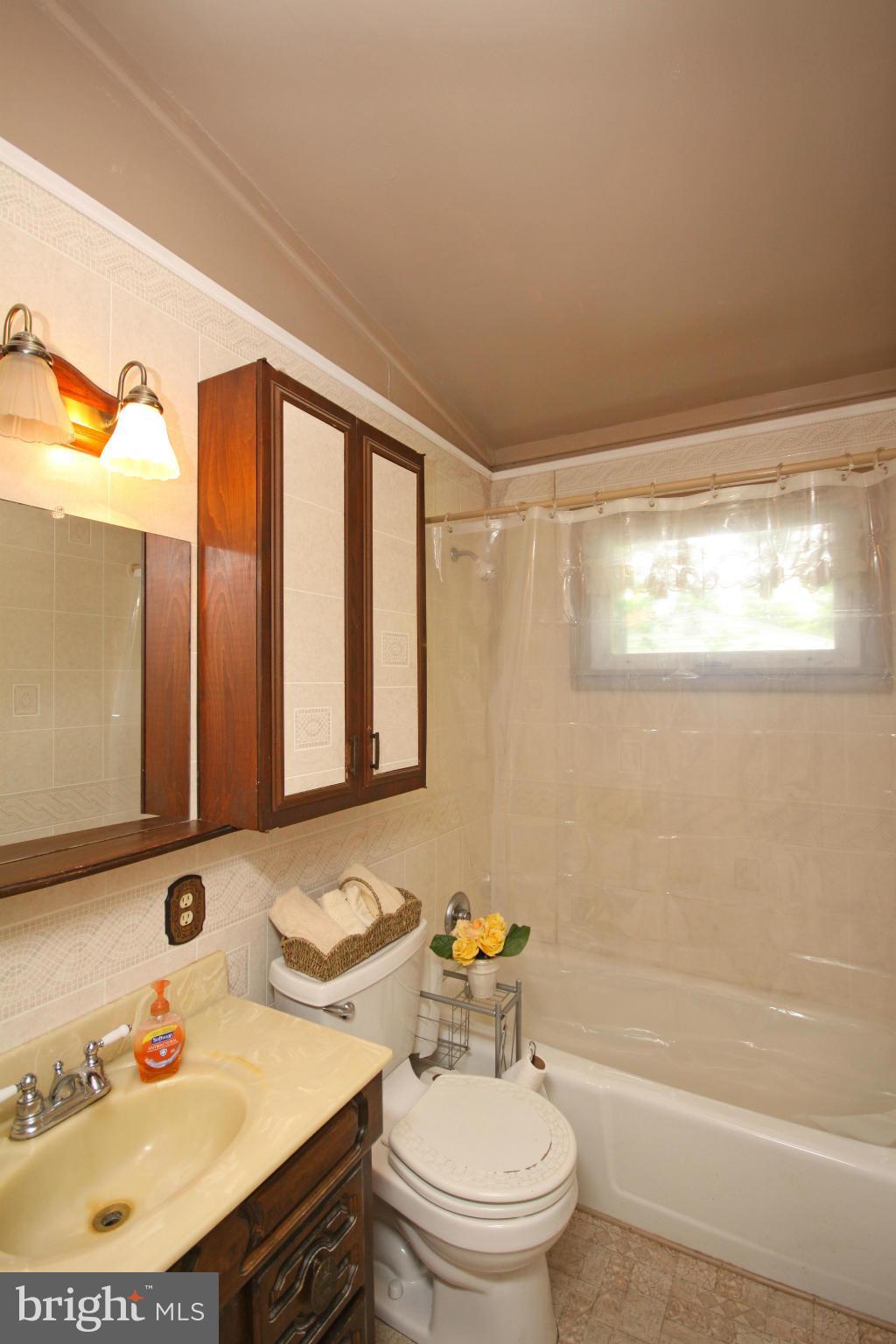 1711 River Road Annapolis, MD 21409 - Photo 13 of 29 Bath