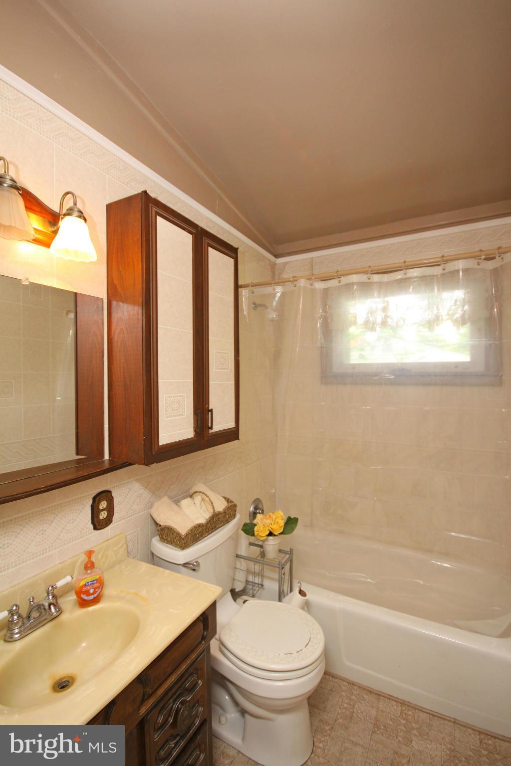 1711 River Road Annapolis, MD 21409 - Photo 14 of 29 Bath
