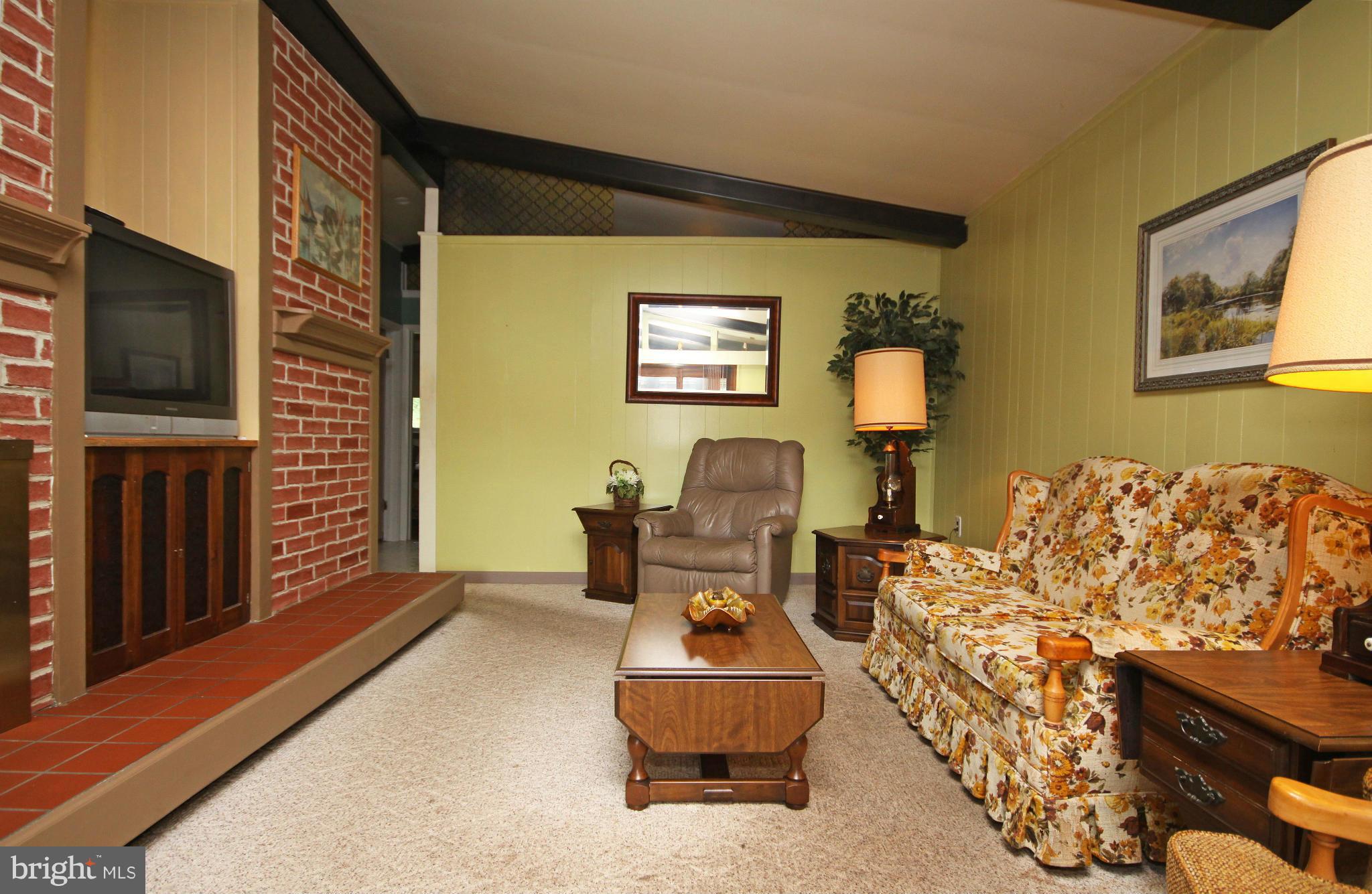 1711 River Road Annapolis, MD 21409 - Photo 2 of 29 Living Room