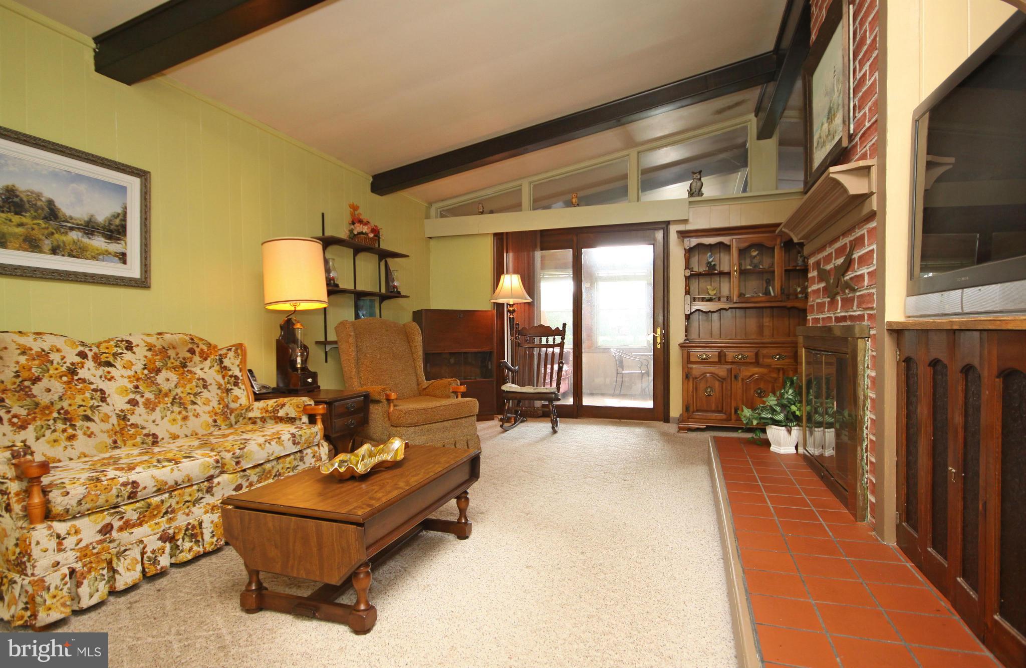 1711 River Road Annapolis, MD 21409 - Photo 21 of 29 Living Room