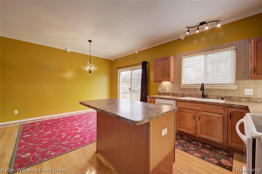 2263 East Maple Road Troy, MI 48083 - Photo 21 of 54
