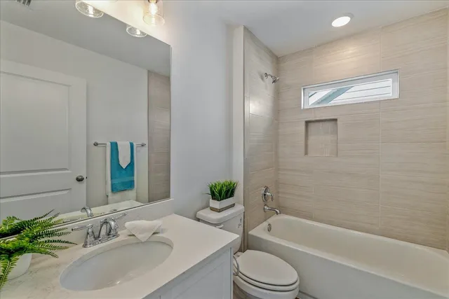 $2,700 | 5646 Native Oak Drive, Tallahassee, FL 32317