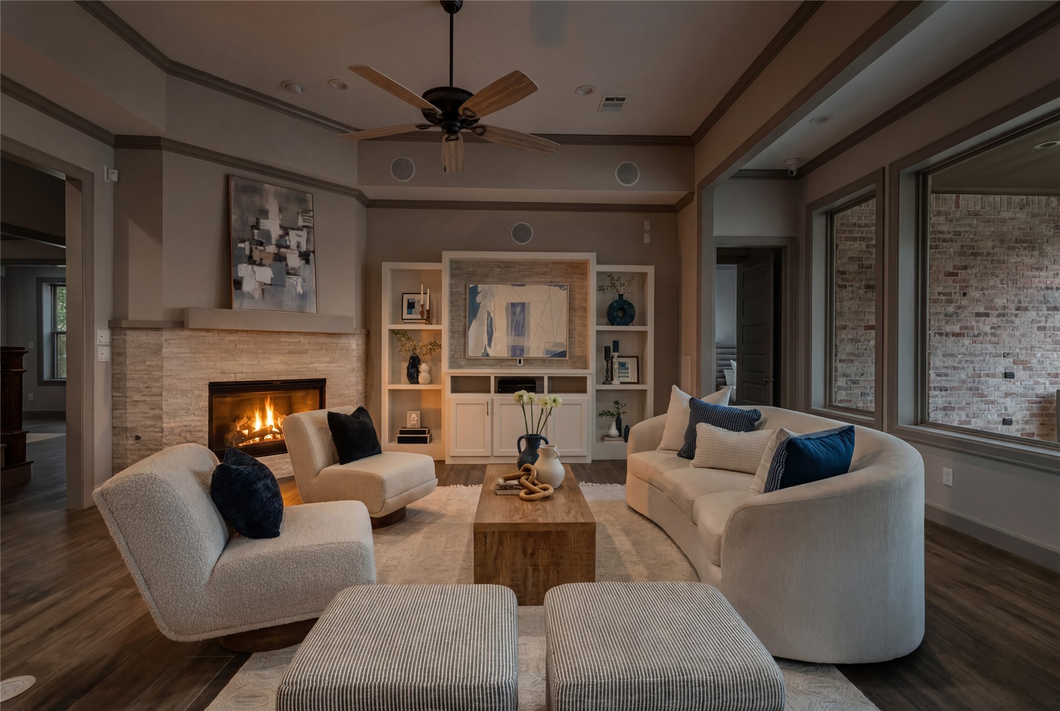 12379 Pebble View Drive Conroe, TX 77304 - Photo 20 of 46 Enjoy the golden hour in the living area.