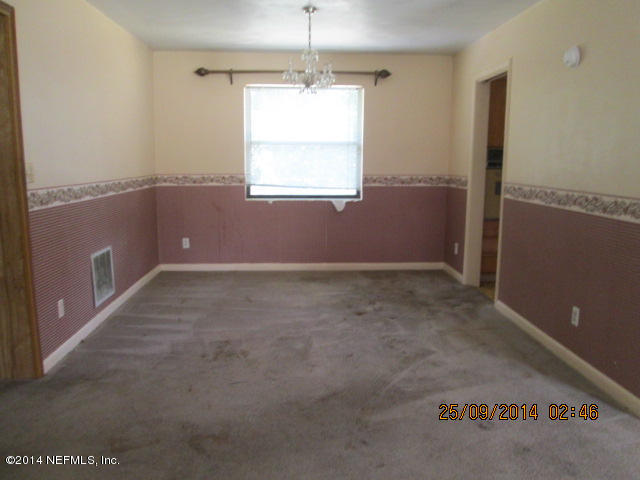 6231 Diane Road Jacksonville, FL 32277 - Photo 5 of 13 IMG_2337 (640x480)